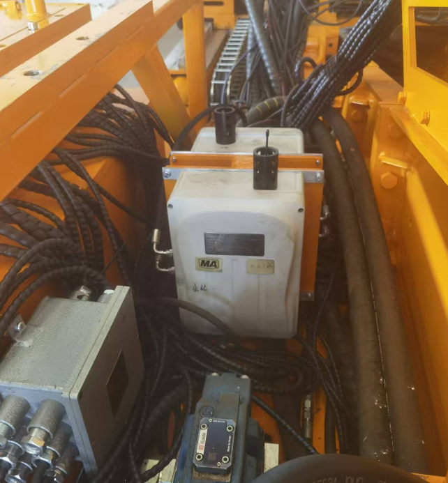 石家莊煤機(jī)掘進(jìn)機(jī)液壓系統(tǒng)油液在線監(jiān)測(cè)系統(tǒng)應(yīng)用案例 圖2